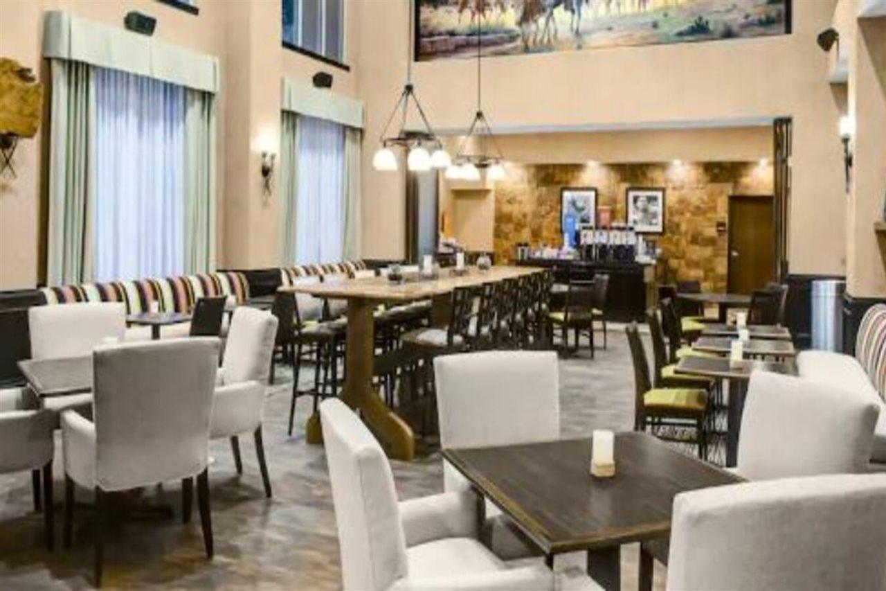 Hampton Inn & Suites Boerne Bagian luar foto
