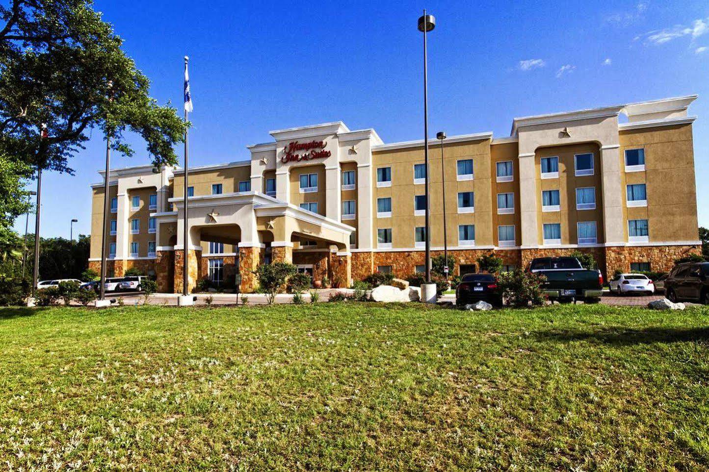 Hampton Inn & Suites Boerne Bagian luar foto